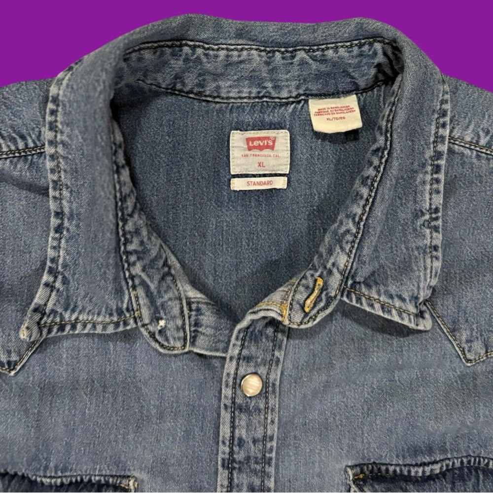 Levi’s Denim Button-Up Shirt - Picture 4 of 4